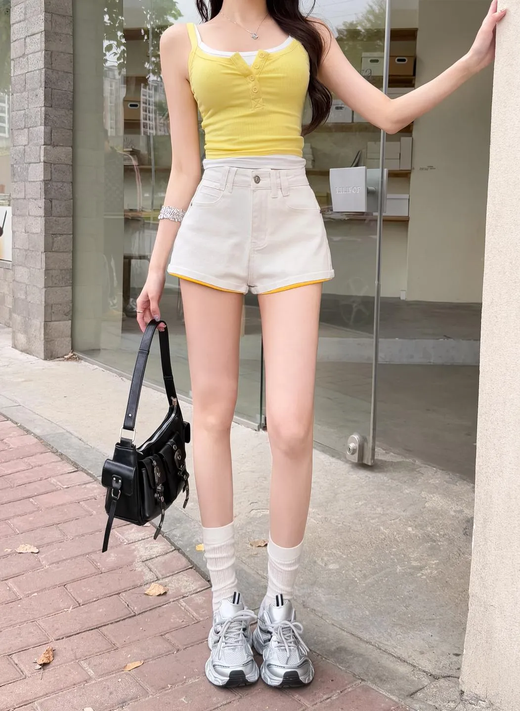 Women's Abrasion-Resistant Denim Shorts for Everyday Wear