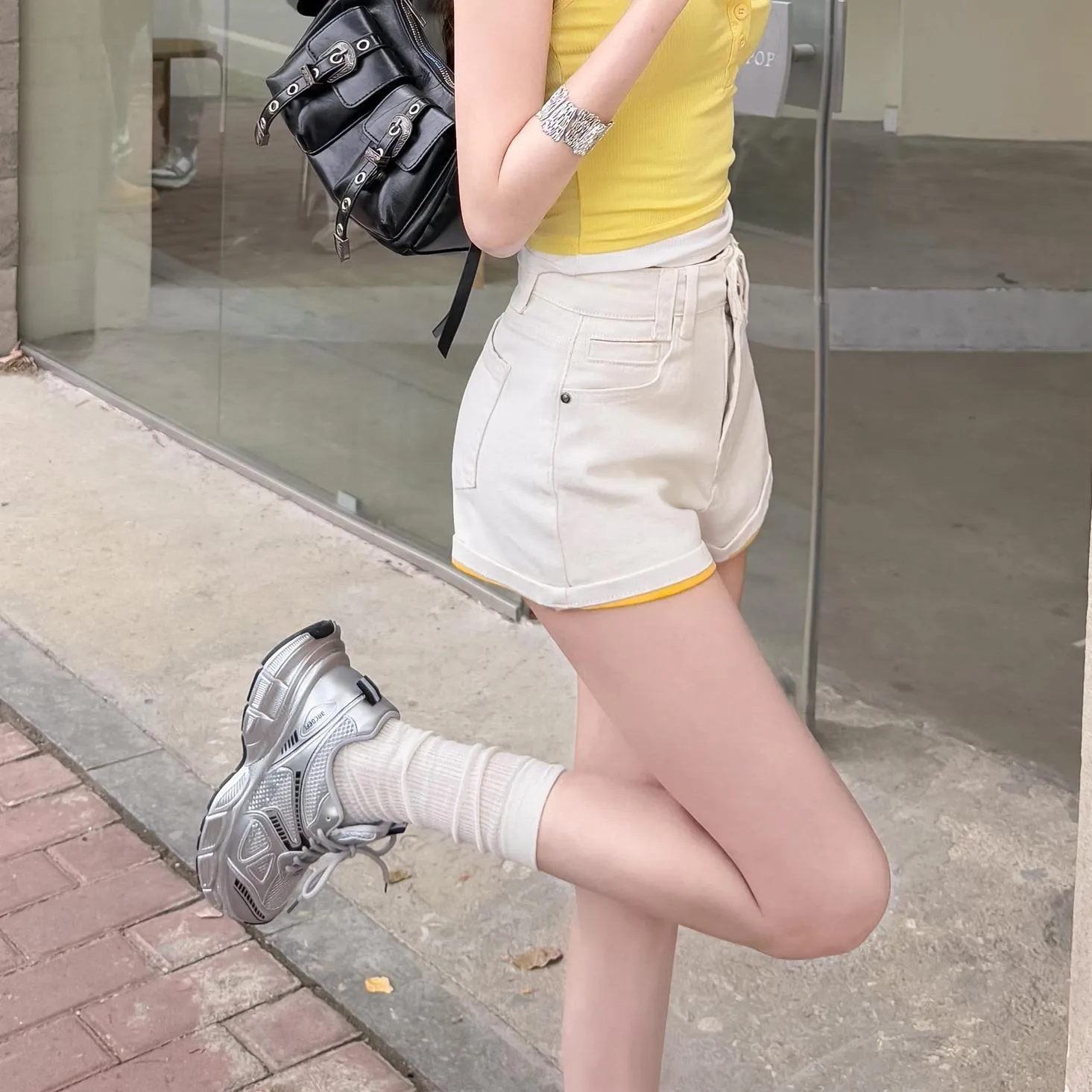 Women's Abrasion-Resistant Denim Shorts for Everyday Wear
