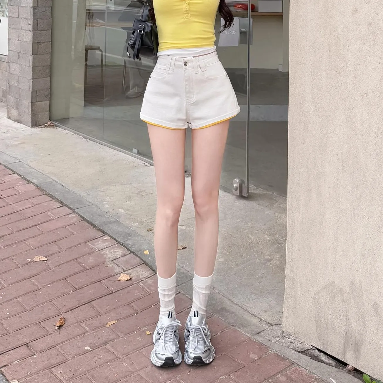 Women's Abrasion-Resistant Denim Shorts for Everyday Wear