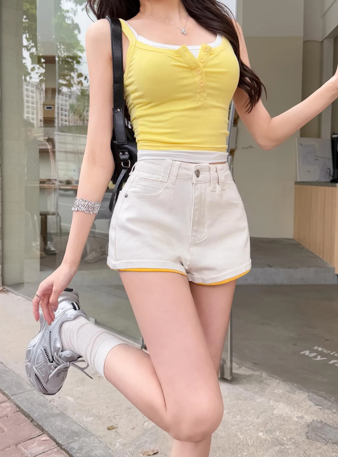 Women's Abrasion-Resistant Denim Shorts for Everyday Wear