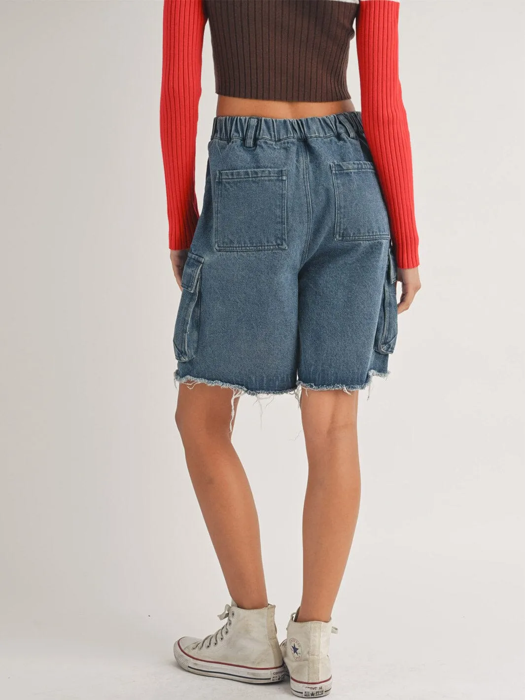 WOMEN'S BUTTON CLOSURE CARGO POCKETS DENIM SHORTS
