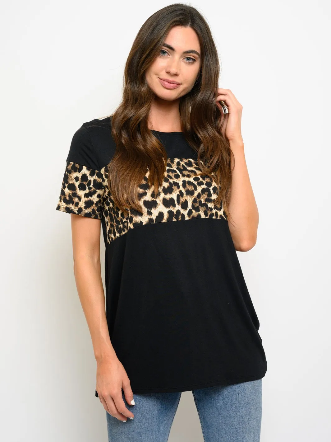 WOMEN'S SHORT SLEEVE ANIMAL PRINT TOP