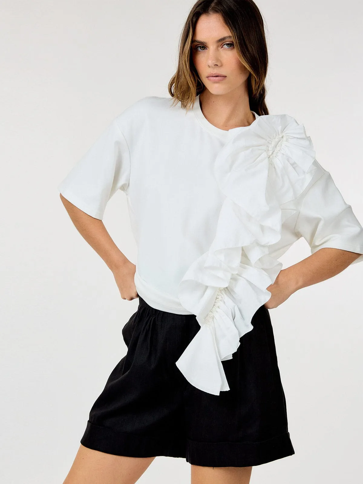 WOMEN'S SHORT SLEEVE RUFFLE FRONT DETAILED TOP