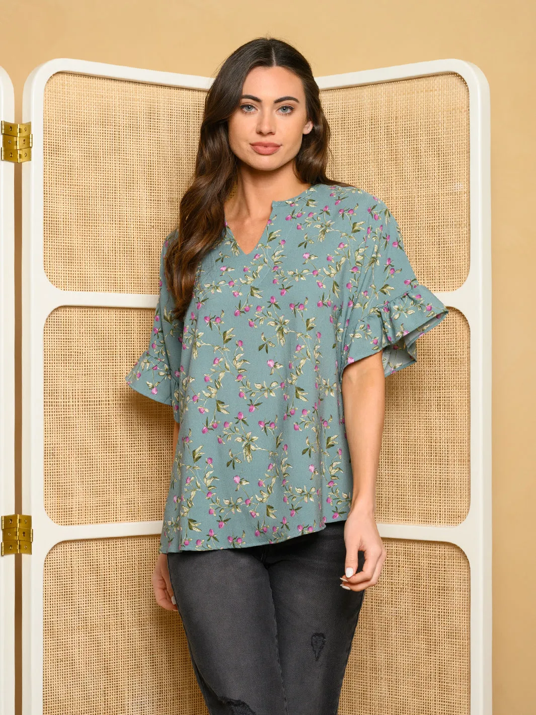 WOMEN'S SHORT SLEEVE V-NECK FLORAL TOP